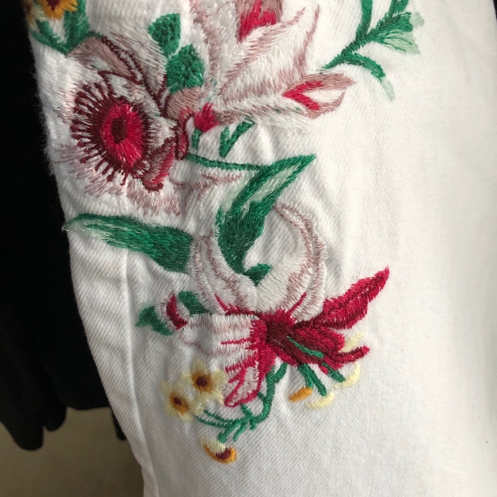 ZARA • NWT Wide Leg Floral Embroidered White Crops - Picture 8 of 13